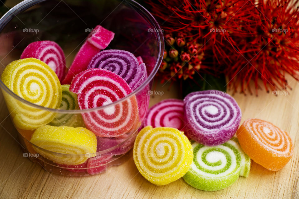 Fruit jelly roll with sprinkle sugar. Made with real fruit juice.
