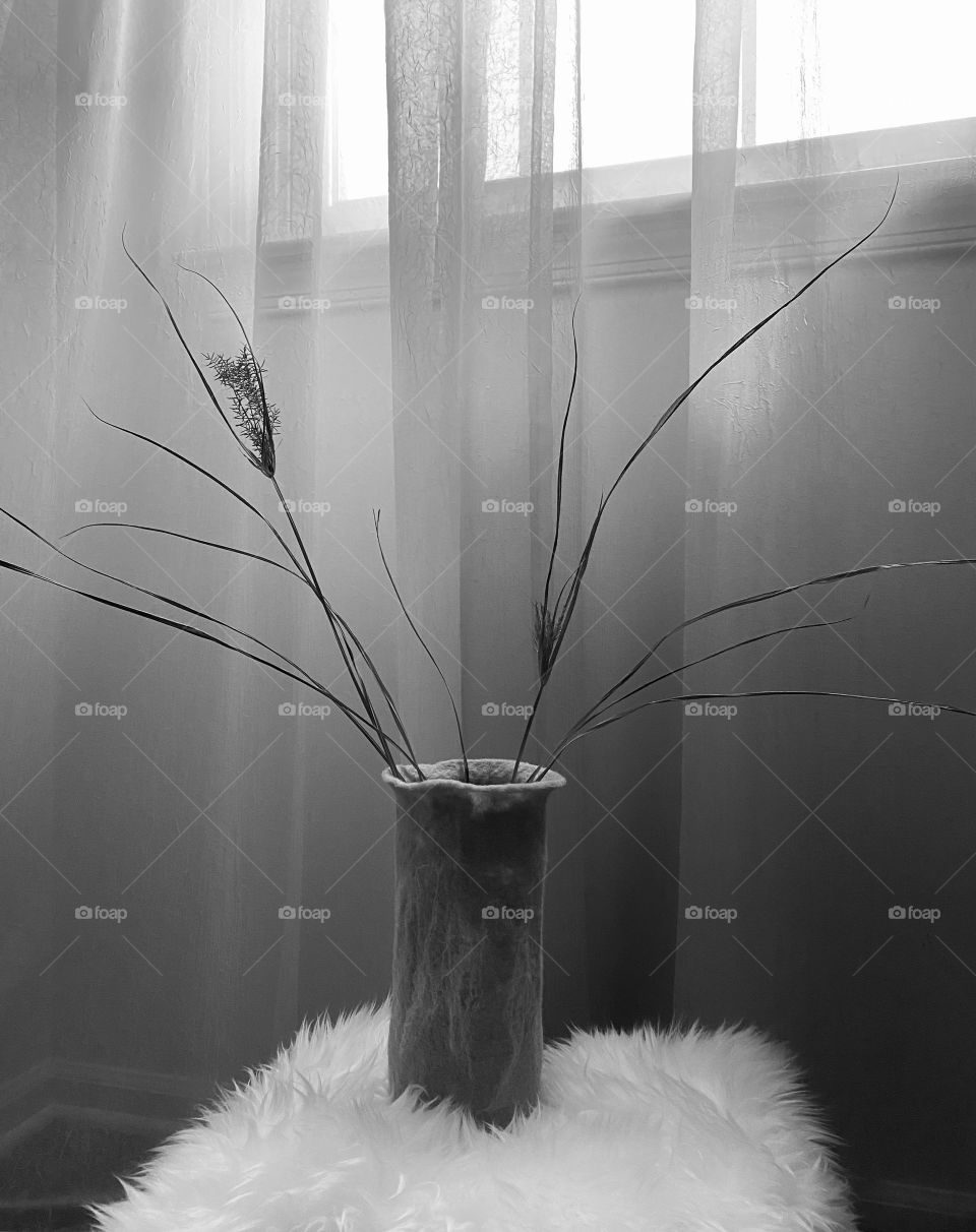 Felting vase black and white color 