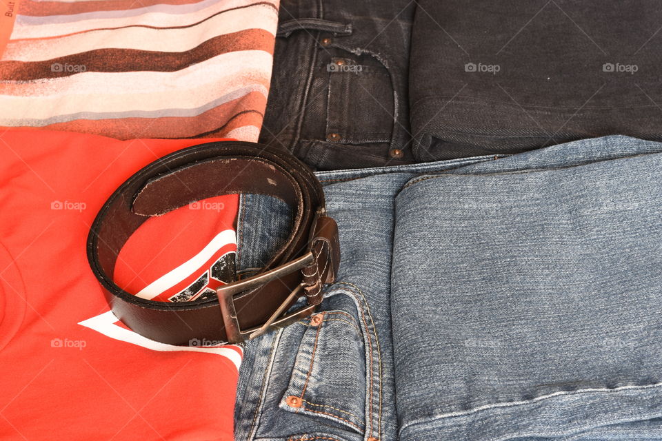 My style (second version): black or blue jeans with a cheerful color t-shirt