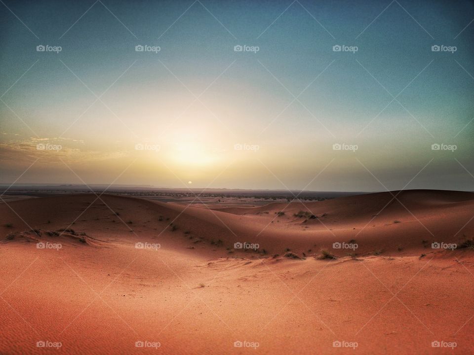 The desert in sunrise. Photo taken in Erg Chebbi, Merzouga (Morocco)