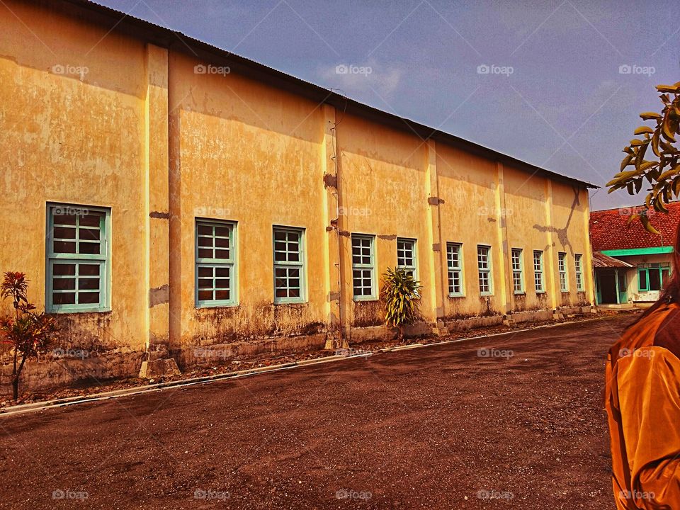 take a selfi in an old building
