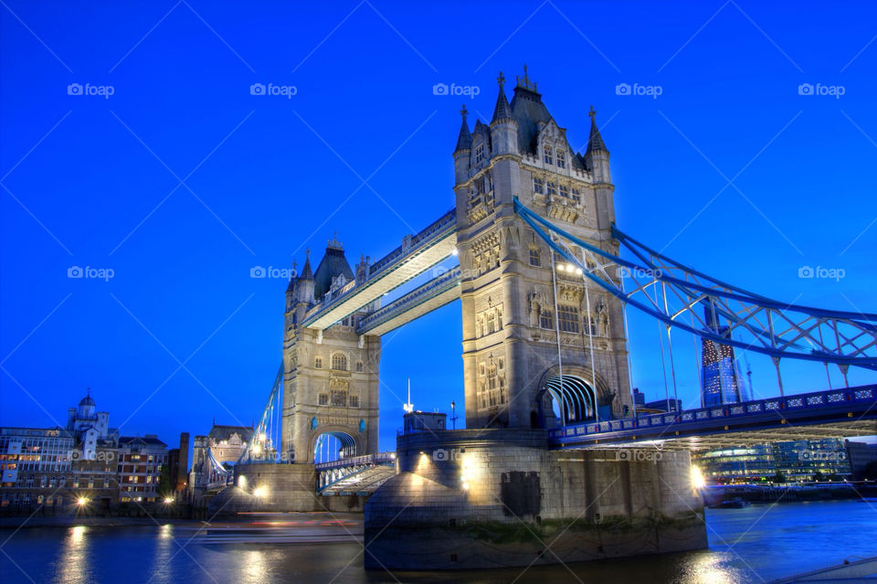 blue london england bridge by ventanamedia