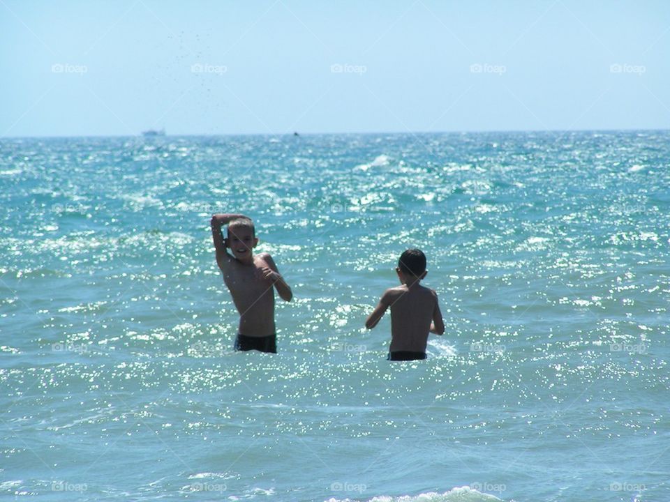 Baignade dans la mer