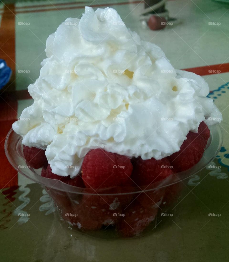 Raspberries with whipped cream