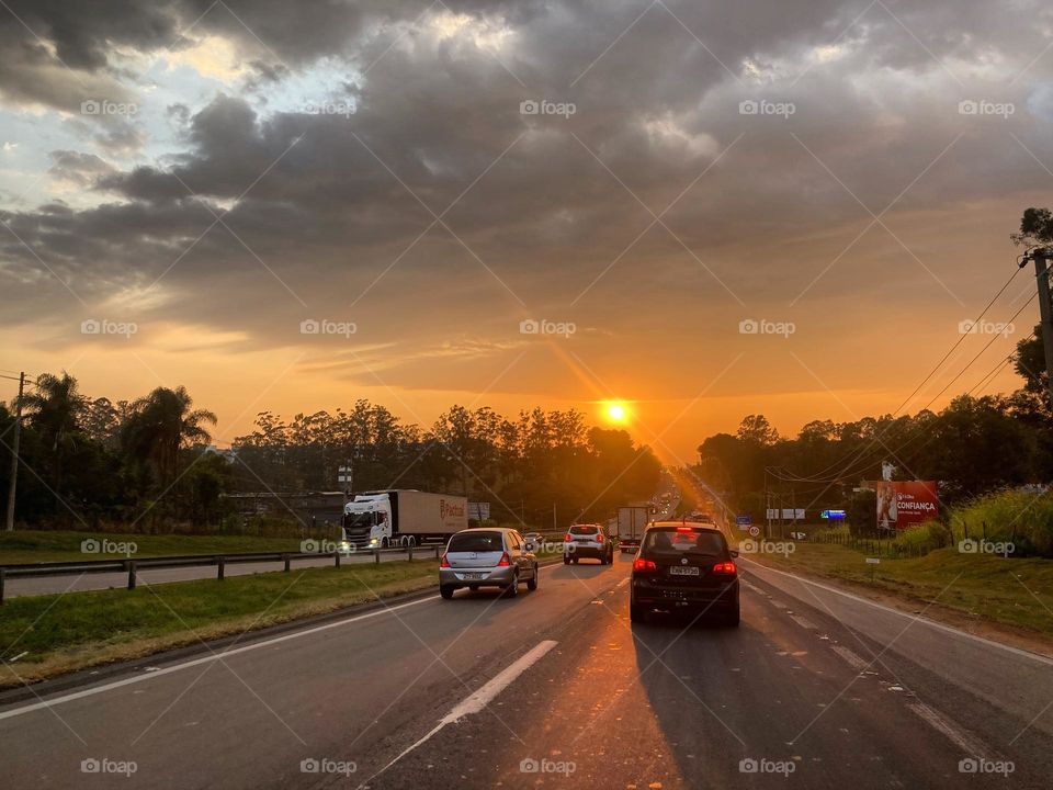 🌄🇺🇸 An extremely beautiful dawn in Jundiaí, interior of Brazil. Cheer the nature! / 🇧🇷 Um amanhecer extremamente bonito em Jundiaí, interior do Brasil. Viva a natureza! 