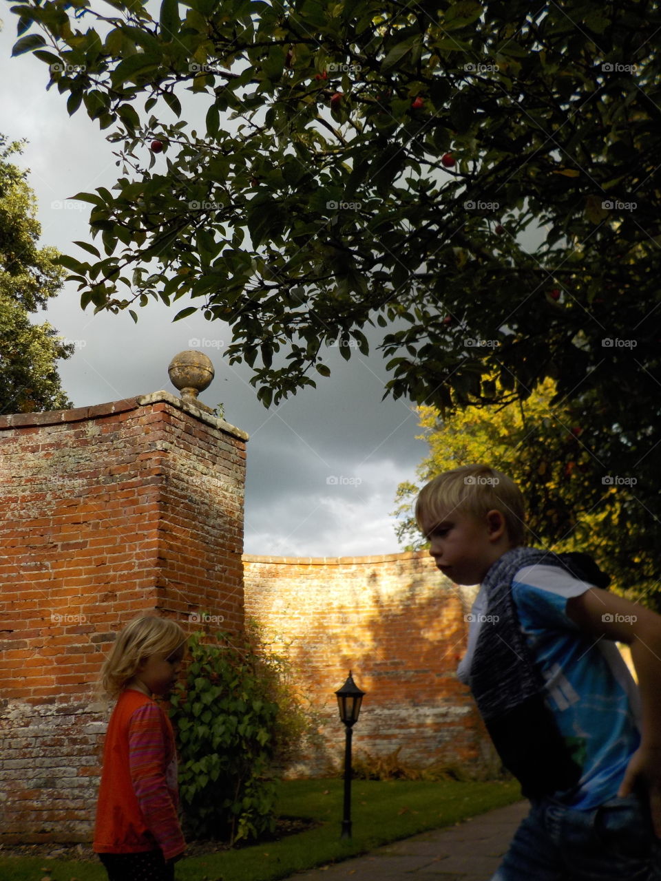 Walled garden & kids 