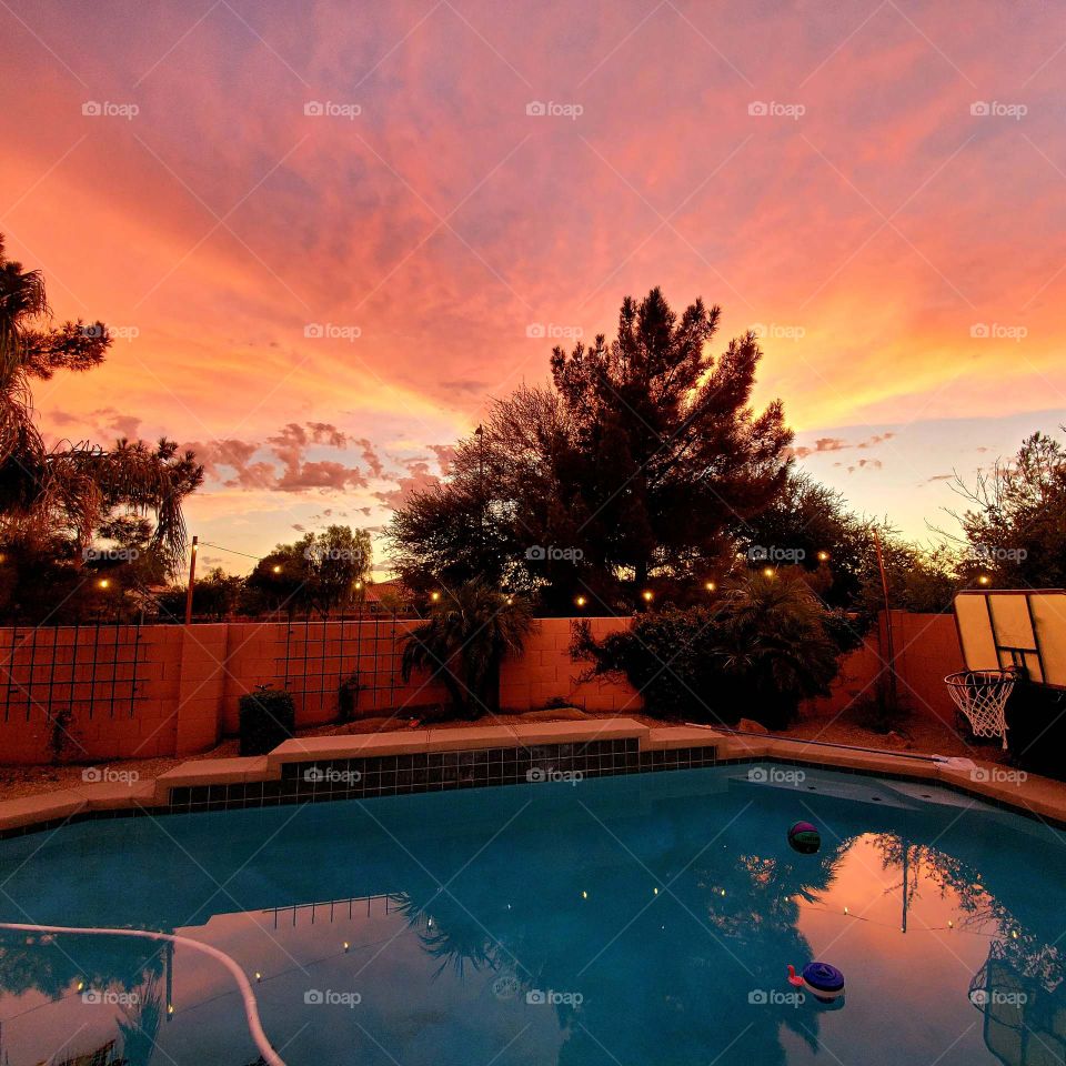 A stunning desert sunset with hues of yellow, pinks and reds doesn't disappoint.