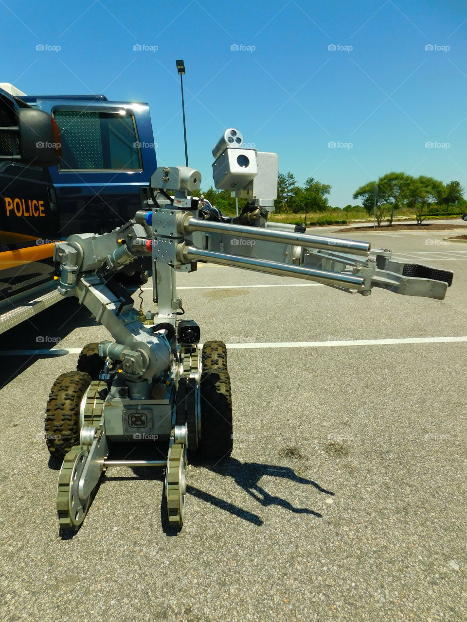 State of Florida Bomb Squad with their explosive detection and bomb removal Robot! Trained to alert,detect and remove explosive devises remotely!
