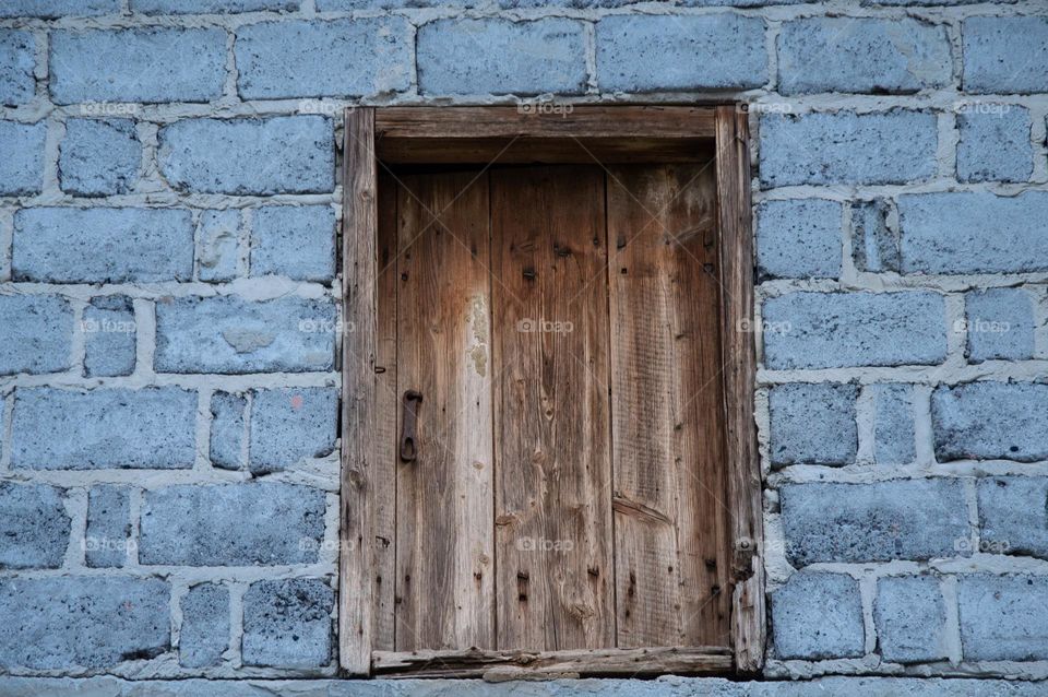 Close up on a door 