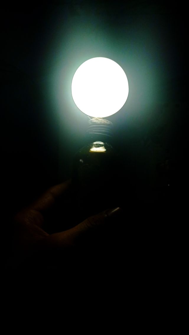 moon on bottal