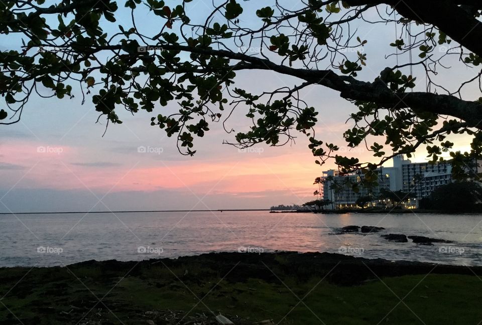 Morning sky from Coconut Island (Moku Ola)