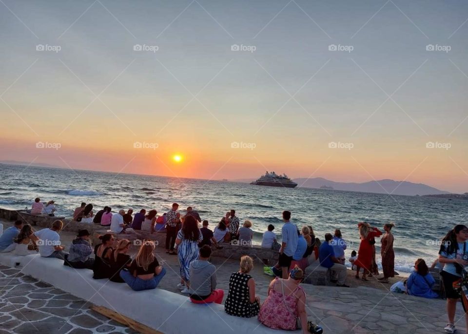 Introducing the crowds revolution mission