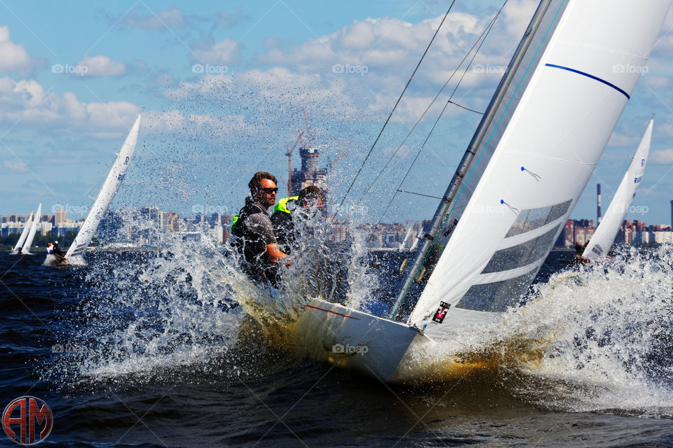 Sailing race, dragons