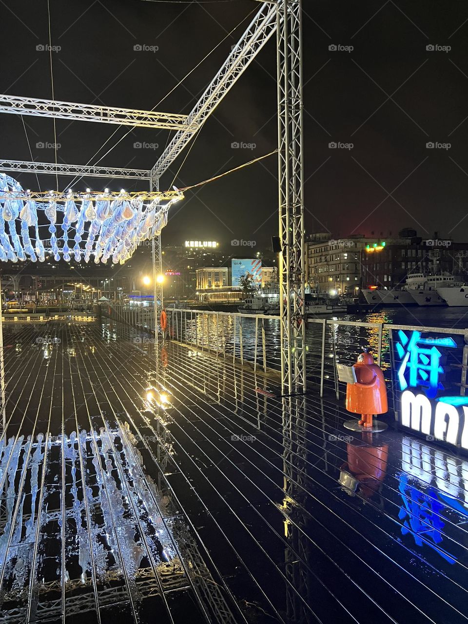 Raindrop installation art in ocean plaza keelung