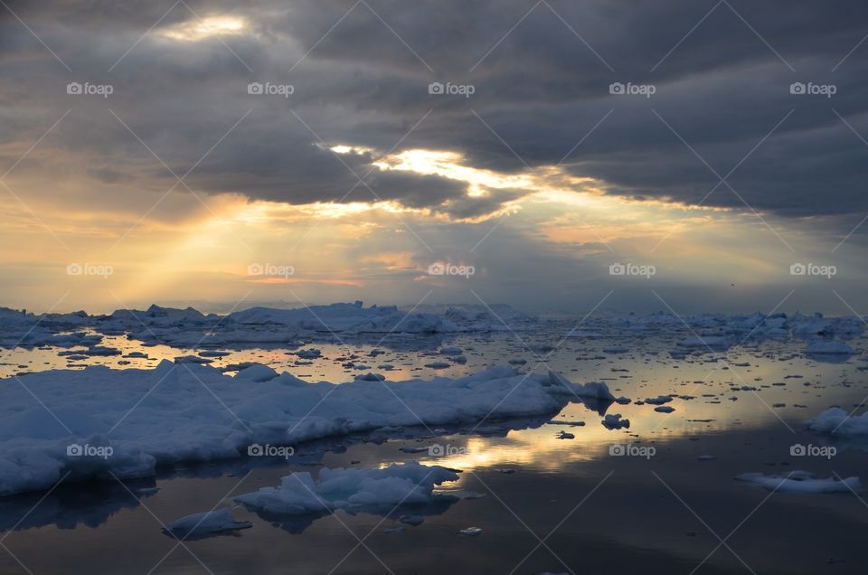 Midnight Sun Sailing Greenland