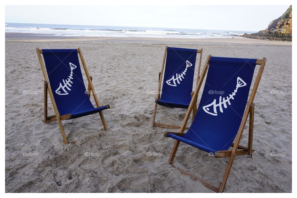 🎵 Oh I do like to be beside the seaside  .... Rectangle deckchairs on a rectangular postcard 🎵