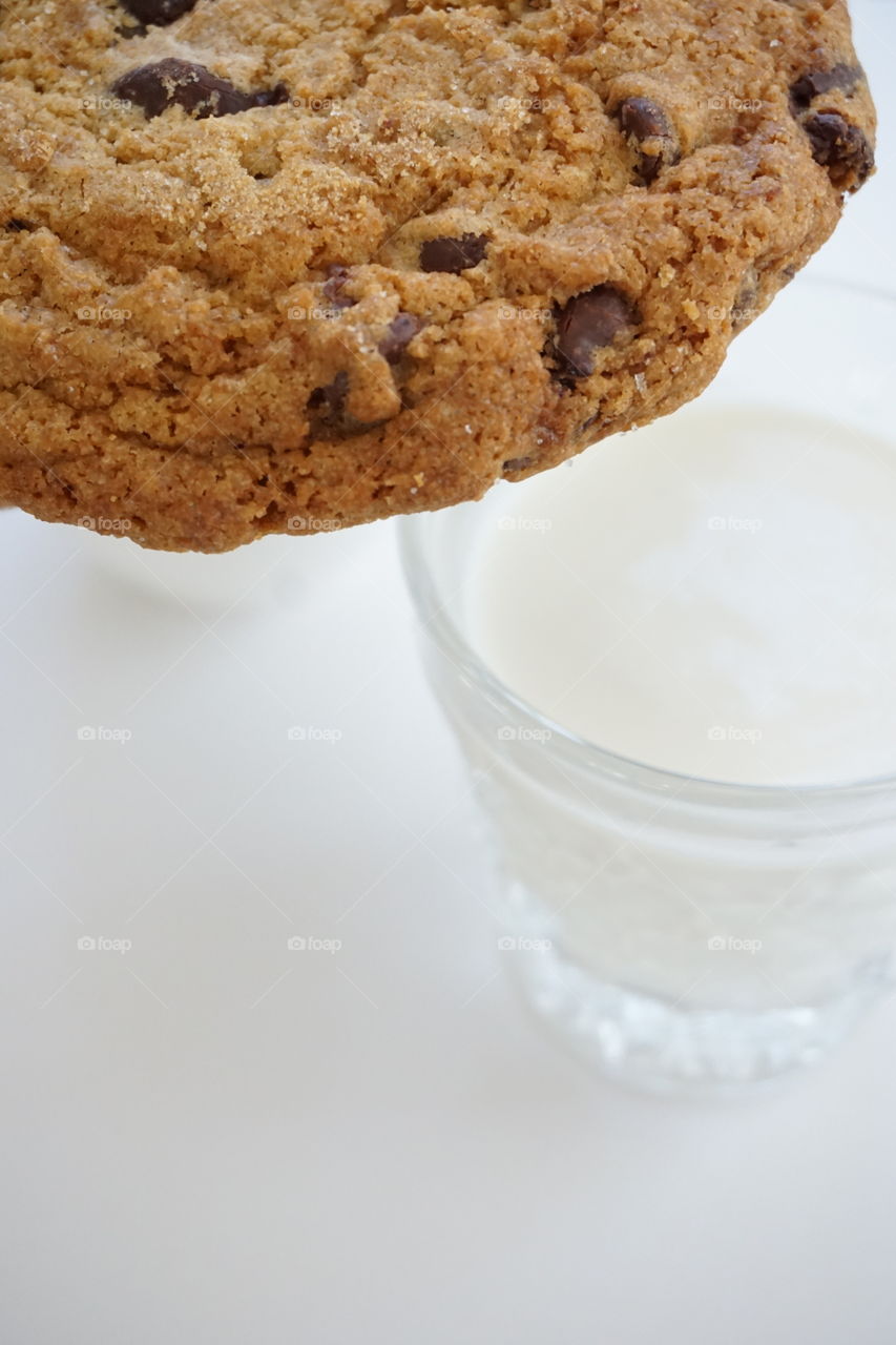 Chocolate chip cookie