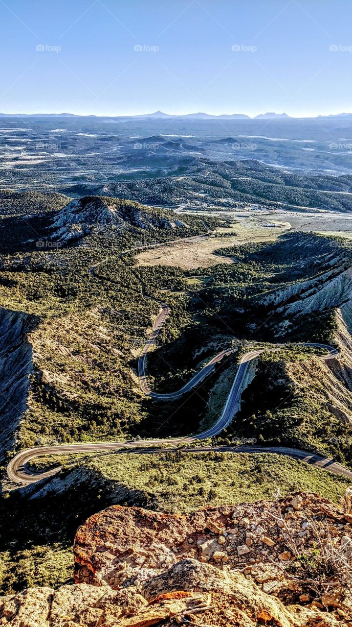 a swirling hairpin road to reach mesa verde in the state of Colorado.