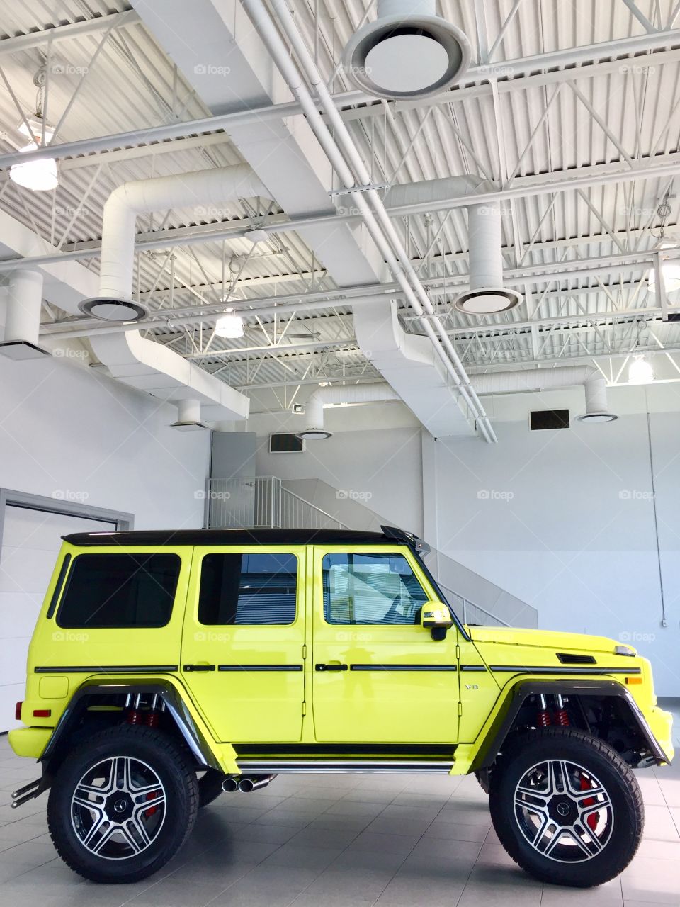 Mercedes Benz G550 4X4 squared