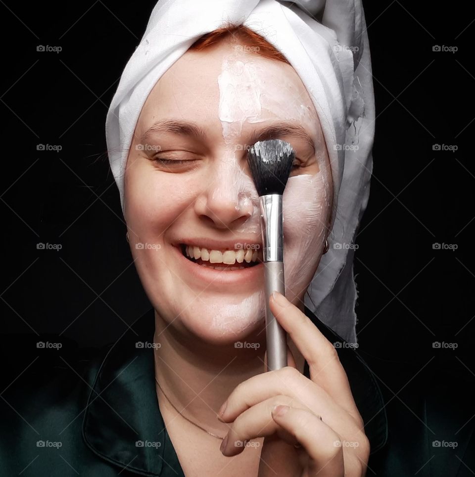 Applying a face mask