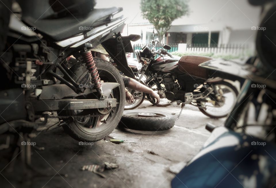 motorcycle workshop