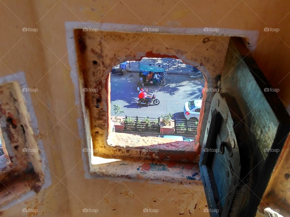 the small window at Hawa Mahal