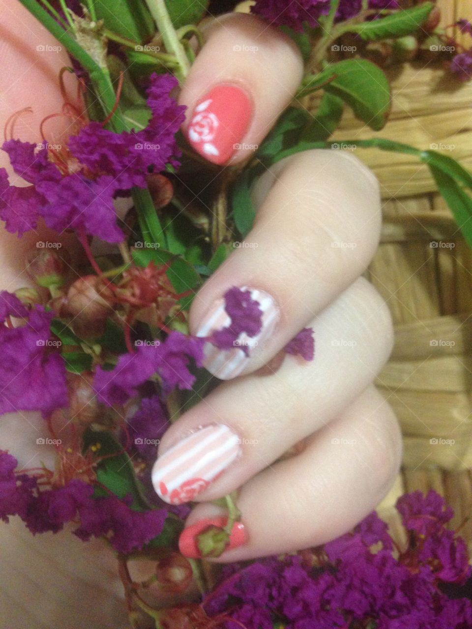 Floral nail art 