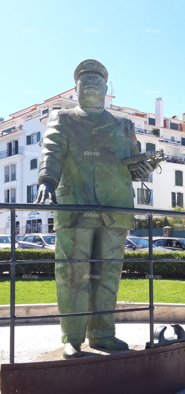 statue in Cascais