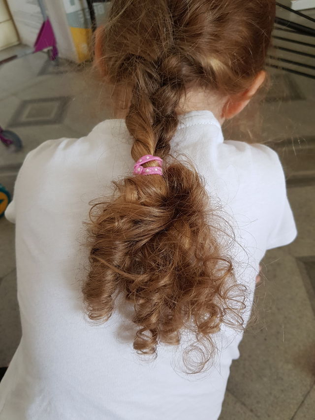 curly hairs