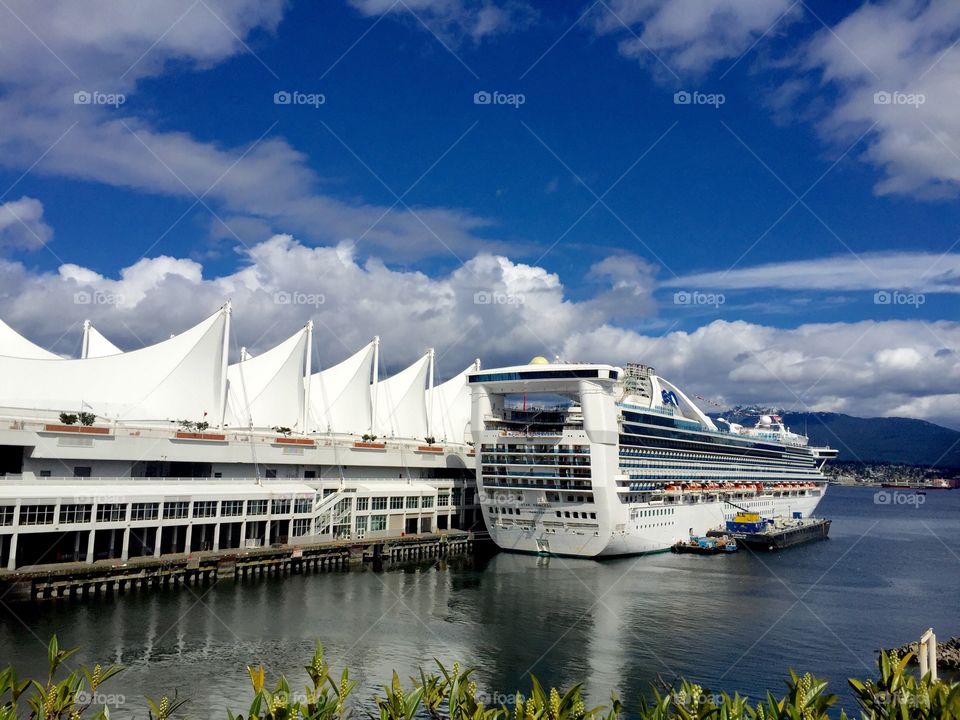Cruise ship stops in vancouver