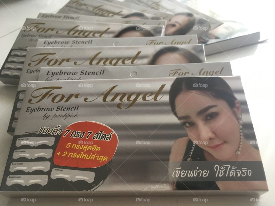 The eyebrow stencil! 