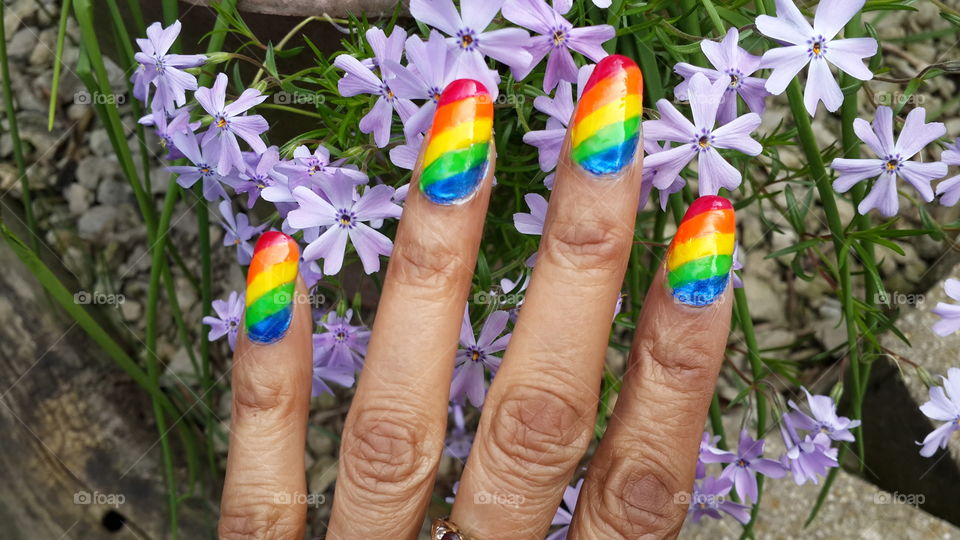 Rainbow fingernails