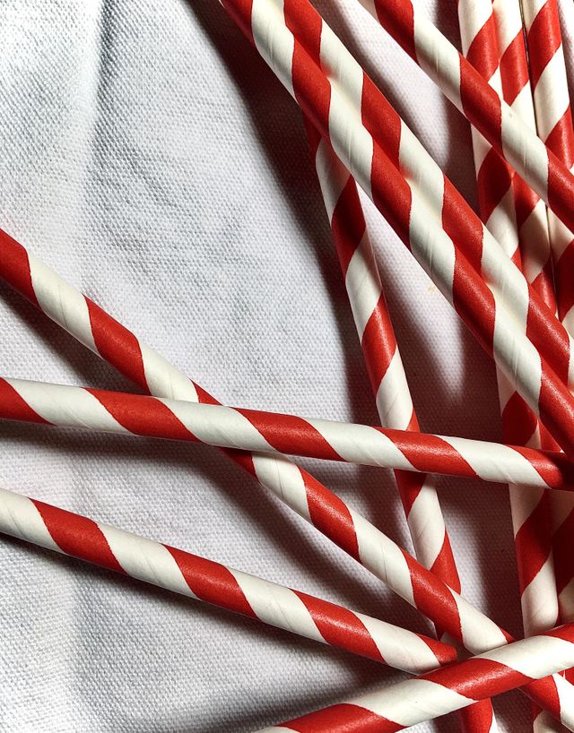 Red straws 