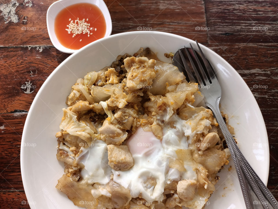 ก๋วยเตี๋ยวคั่วไก่