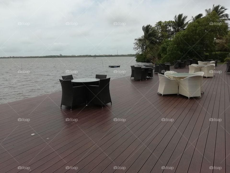 Dine in areas by the side of the lagoon