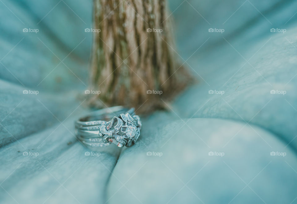 Engagement ring 