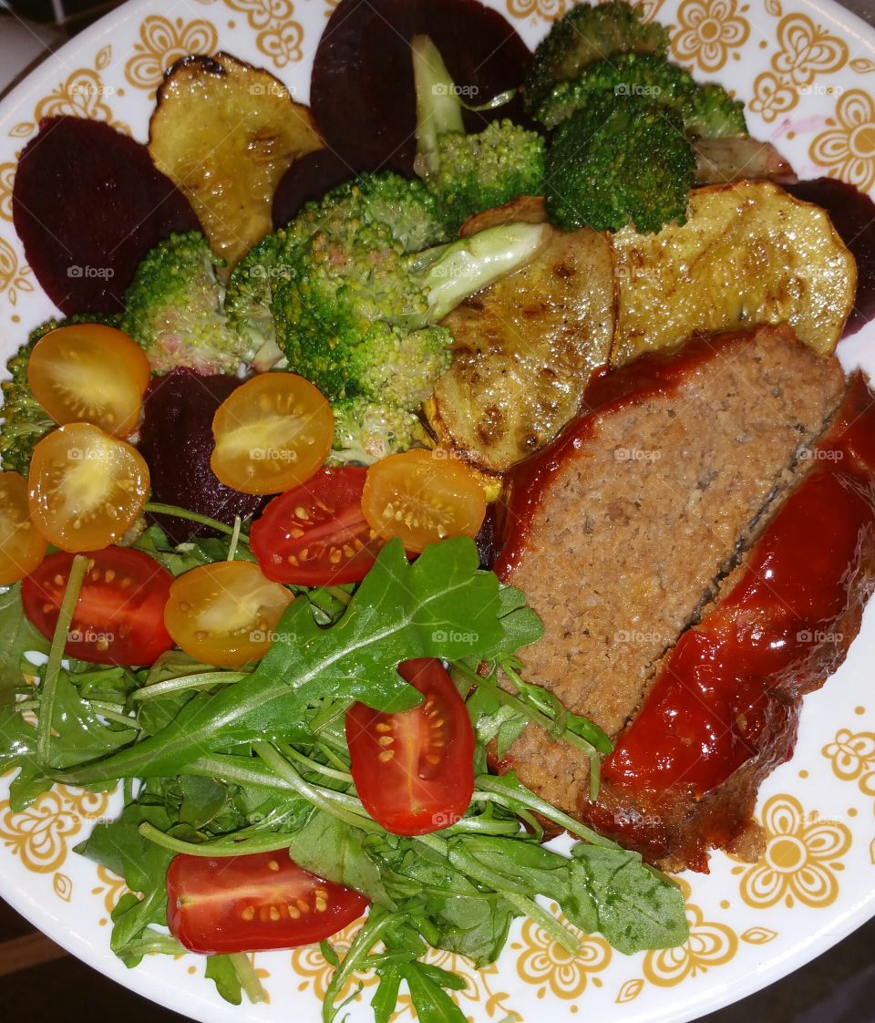 Meatloaf with summer squash, beets, broccoli, tomatoes and arugula