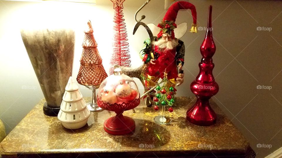 end cap Christmas decorations