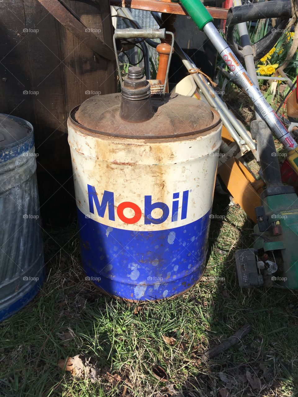 Old oil container 