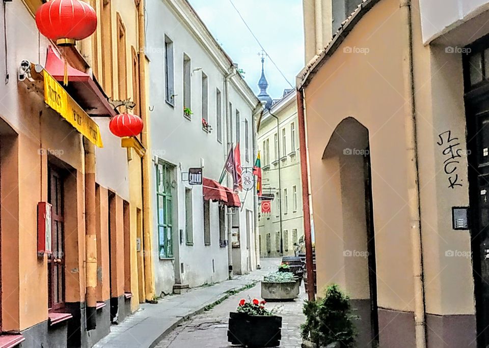 Narrow streets of old Vilnius. (July, 2019).