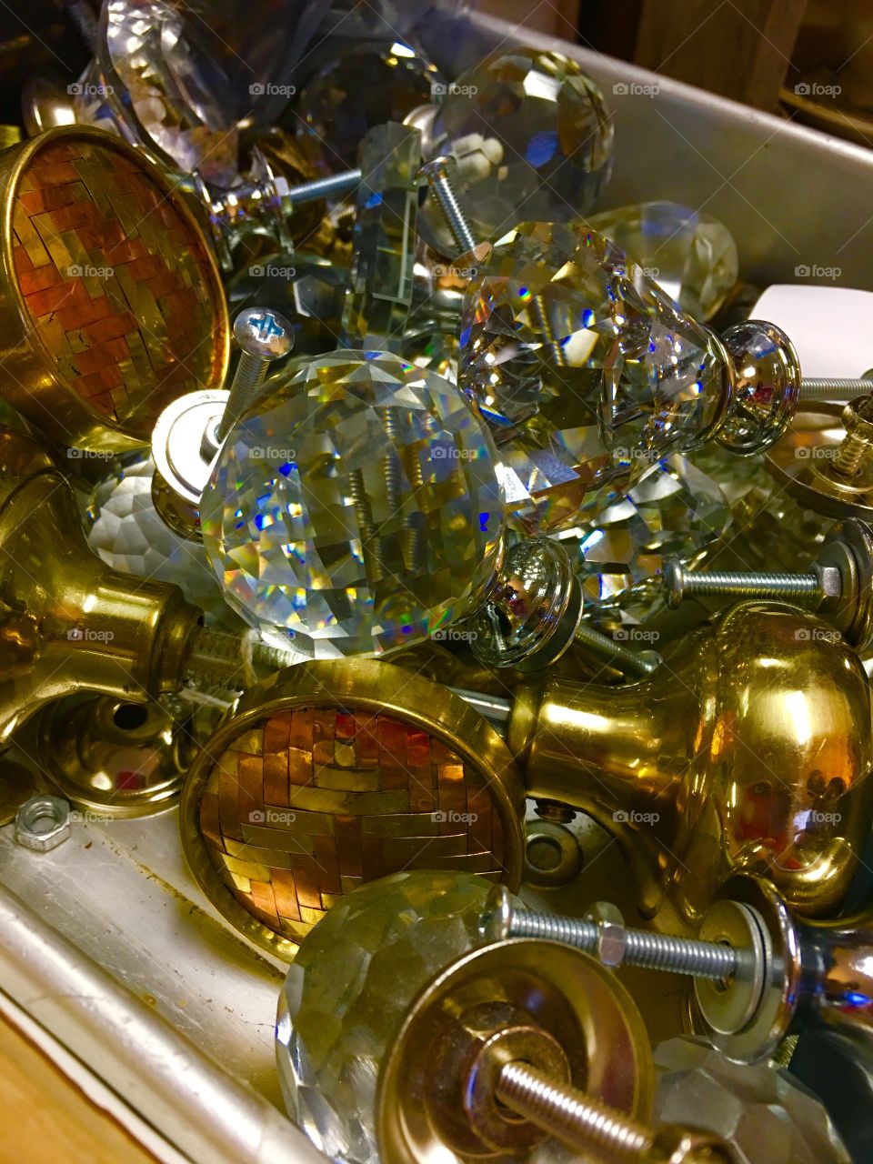 A bunch of abandoned discarded knobs in a pile