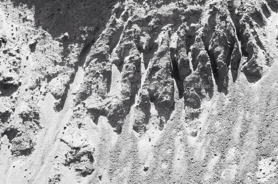 contrast sand structure bw by sergiusz