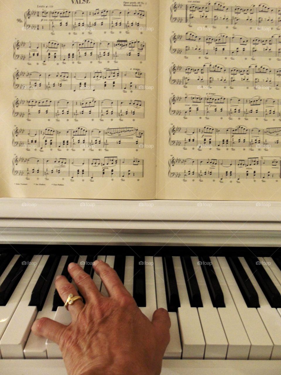 Working piano with Chopin notes