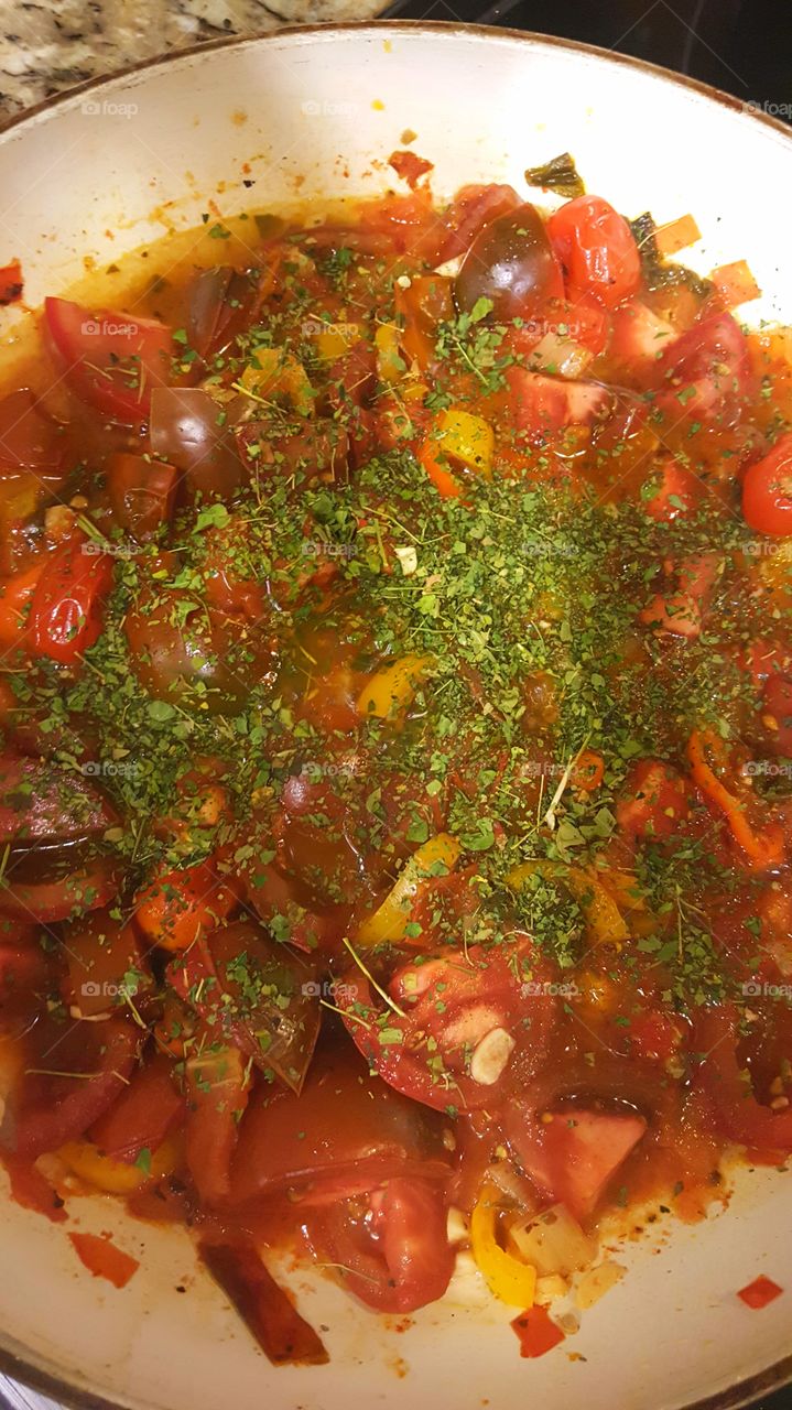 pasta sauce with heirloom tomatoes