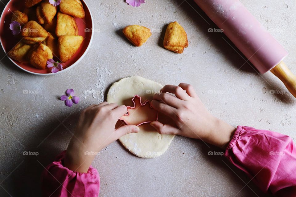 Using a cookie cutter 