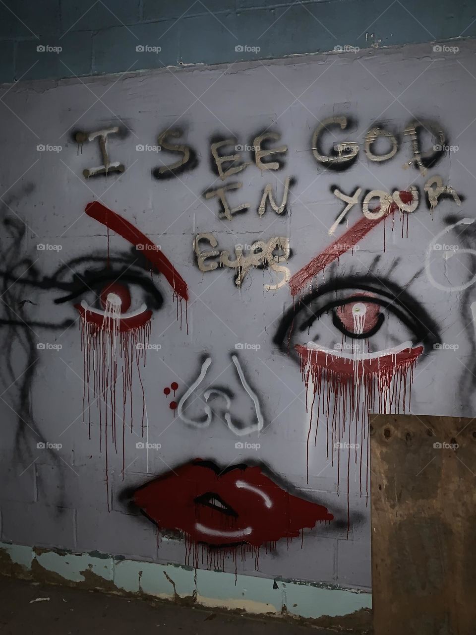 Interesting piece of art/graffiti I found while exploring.