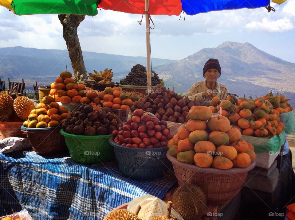 Selling fruits / Bali