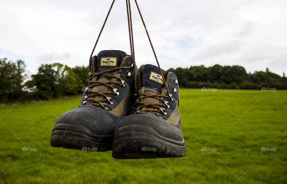 Hanging boots 