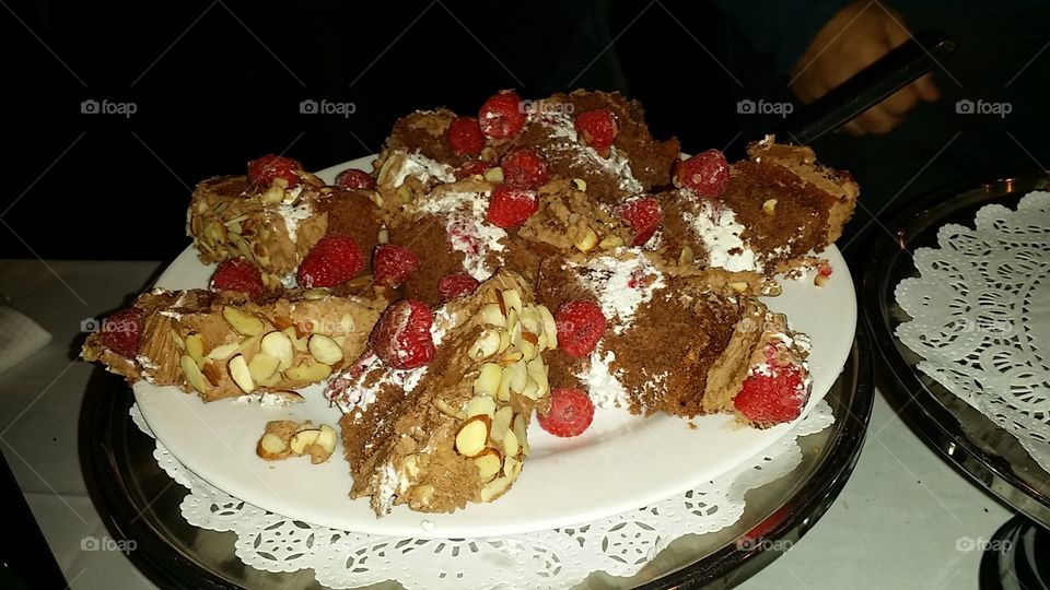 strawberry walnut cake