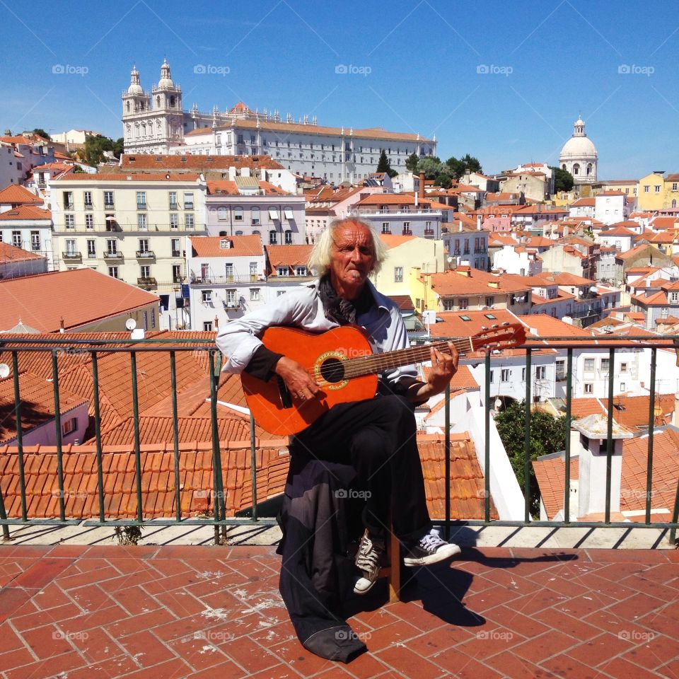 Guitar player. Guitar player in Lisbon